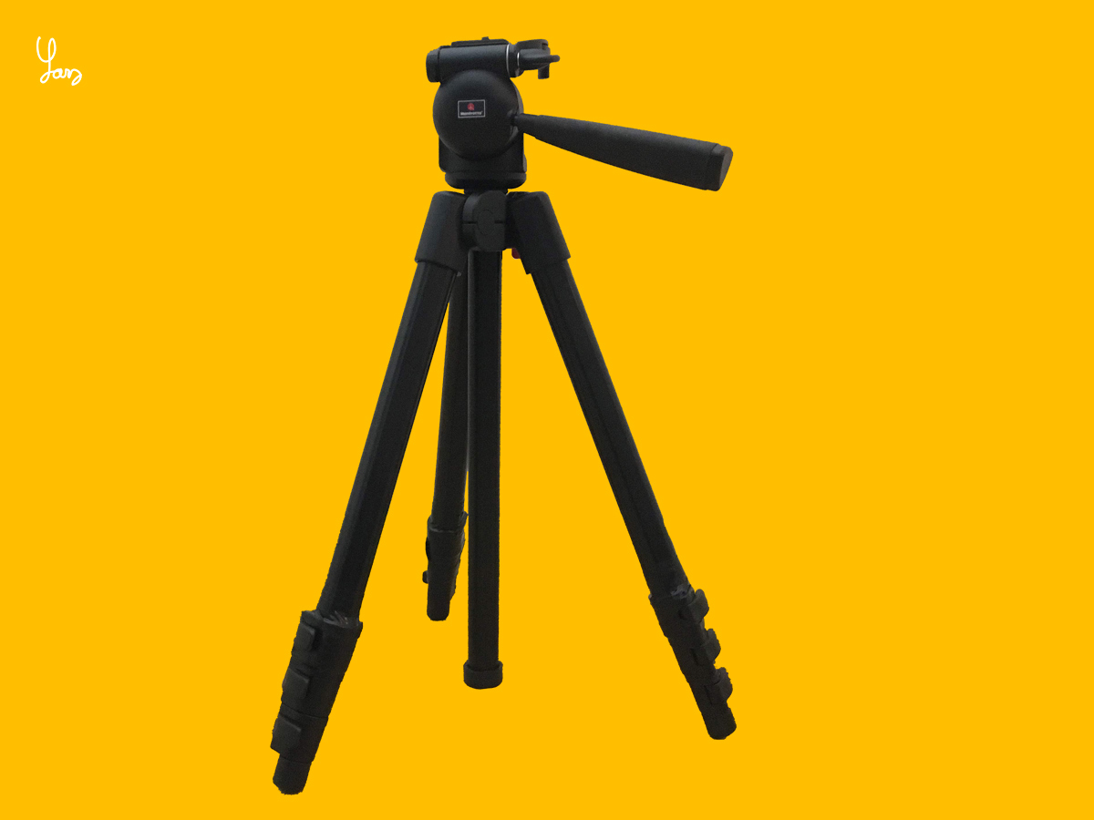 Hyr ett stabilt kamerastativ med en total höjd på 140 cm